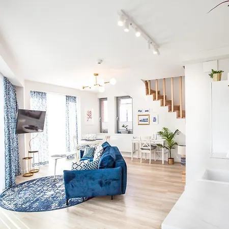 Space Old Town - River View Apartment *