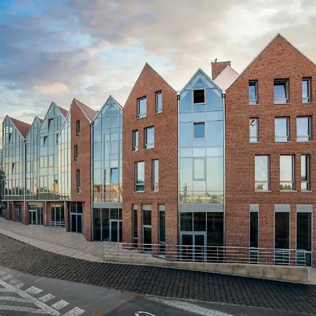 Space Old Town - River View Lägenhet *