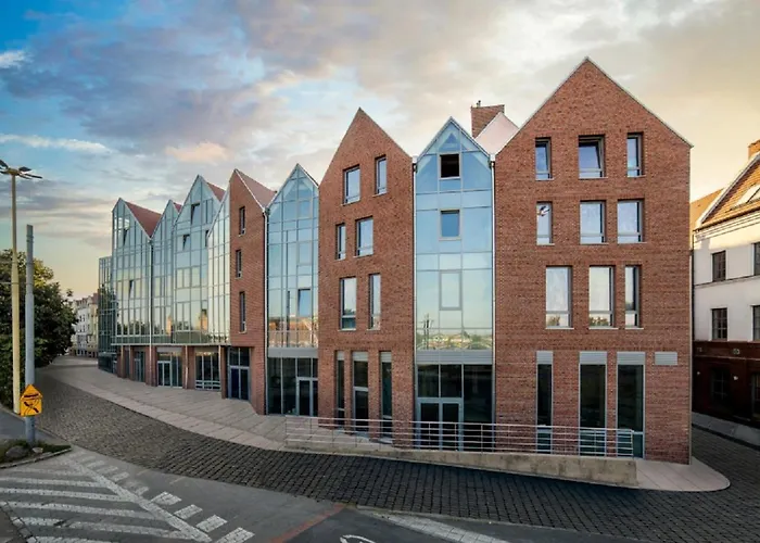 Space Old Town - River View Lägenhet *